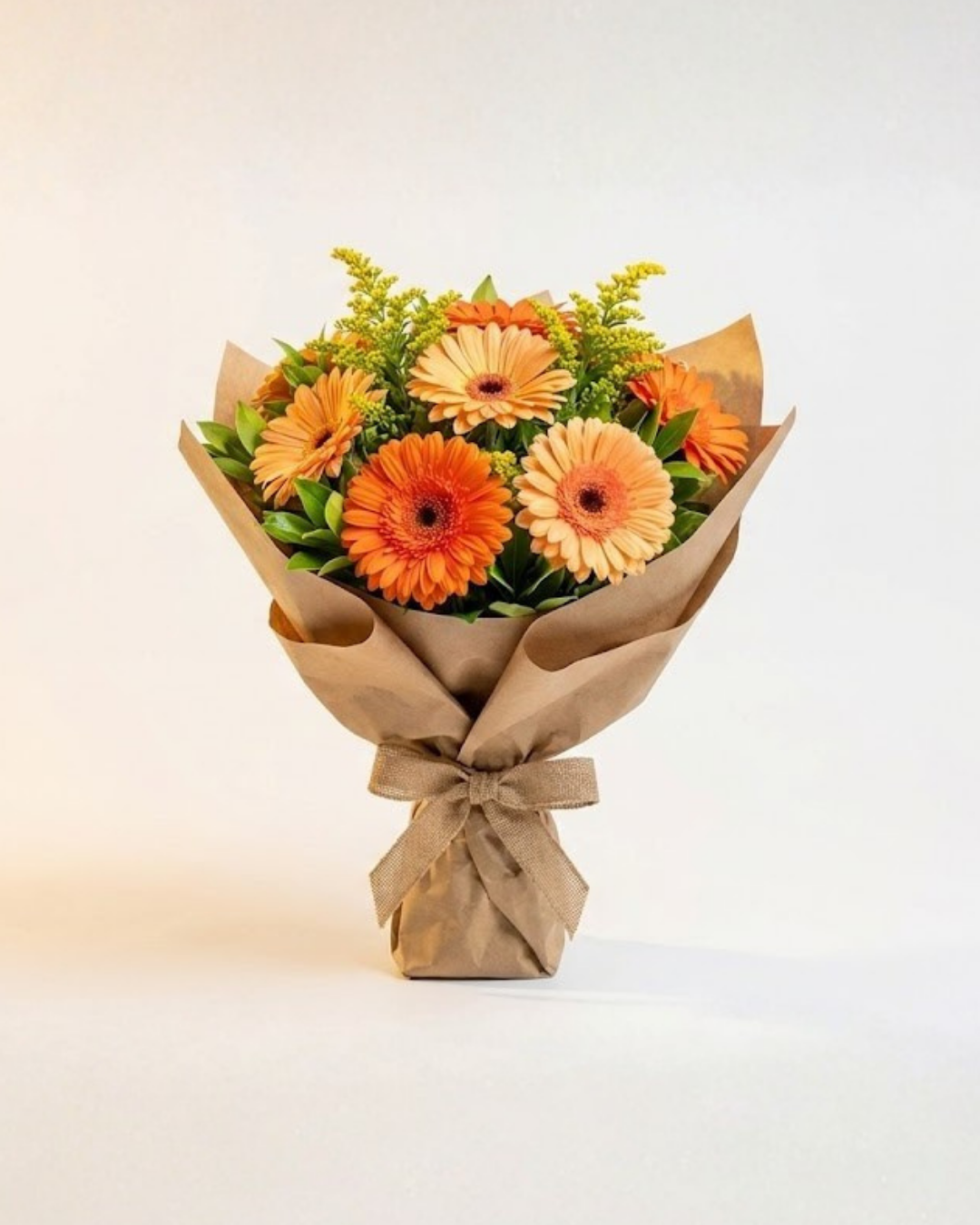 Ramo Primaveral de Gerberas en Tonos Naranjos